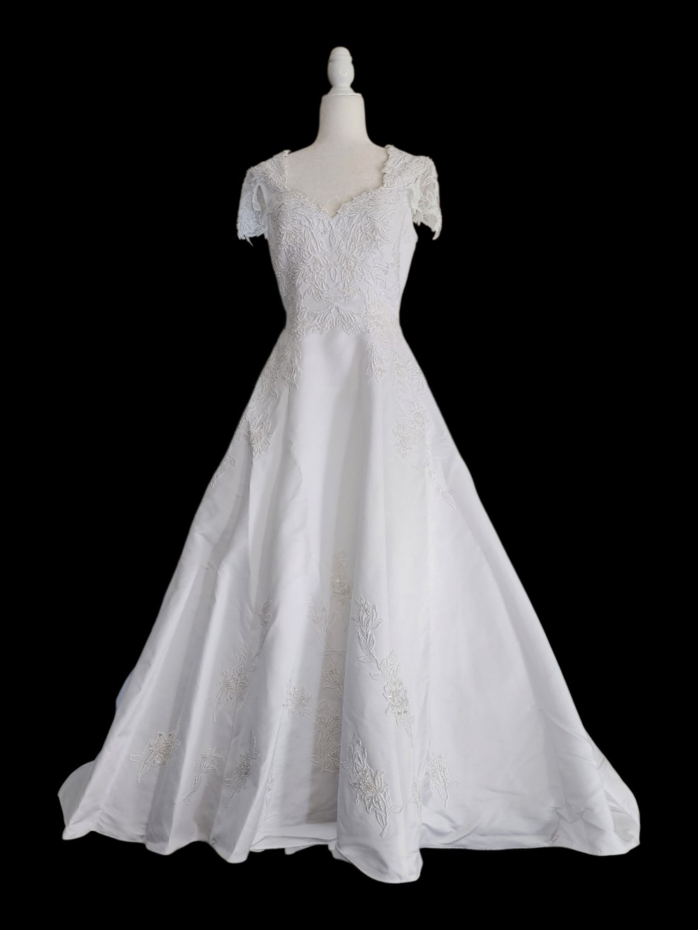 Oleg Cassini White Lace-Embellished A-Line Wedding Dress With Slip & Veil Sz 12